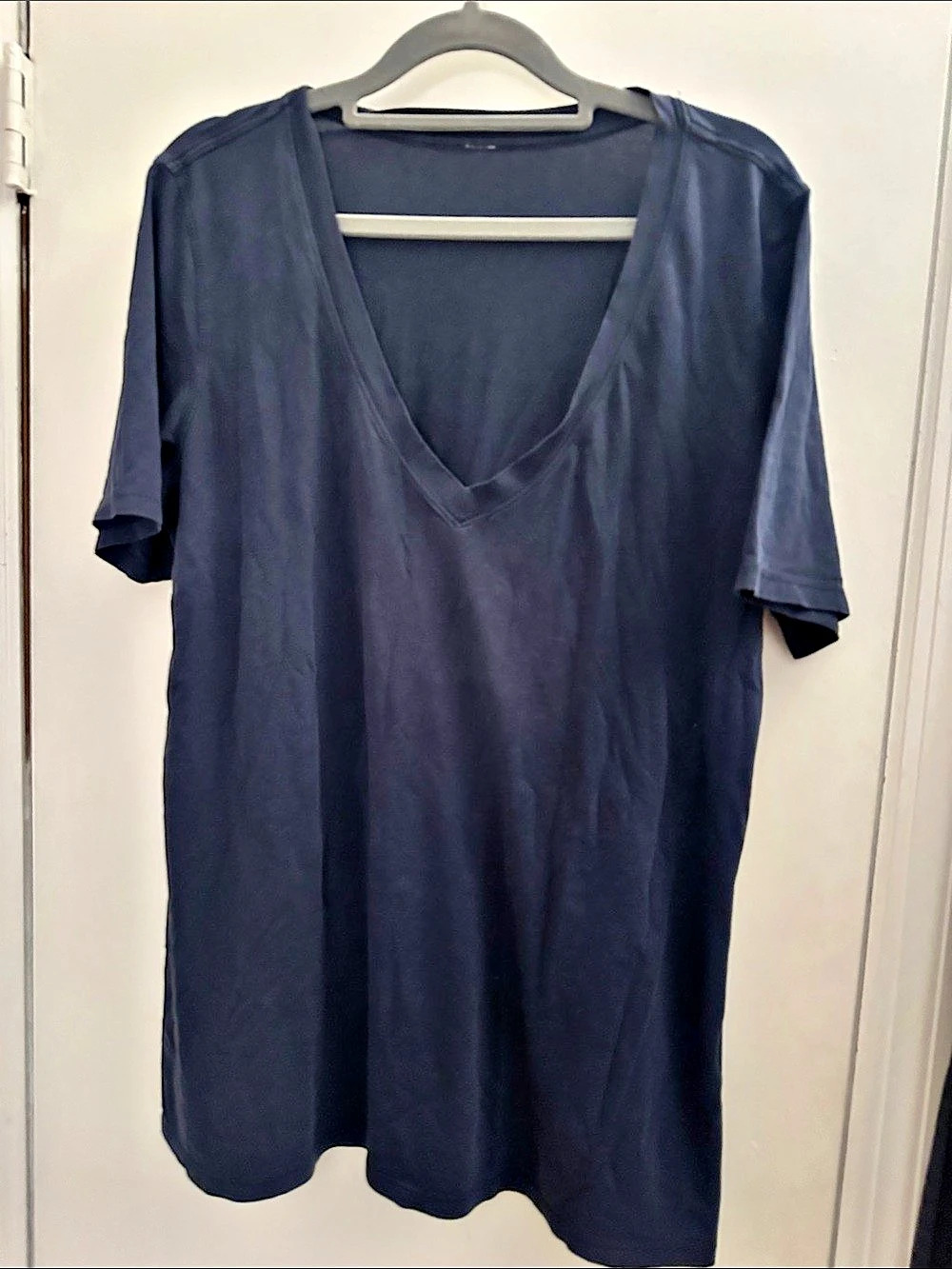 lululemon V-Neck Short Sleeve Top in Dark Blue